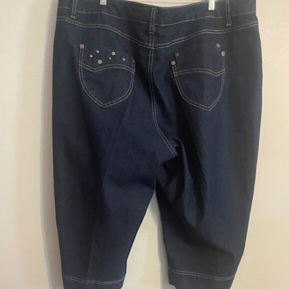 Just My Size 5 pocket denim capris, size 24W - Picture 2 of 3